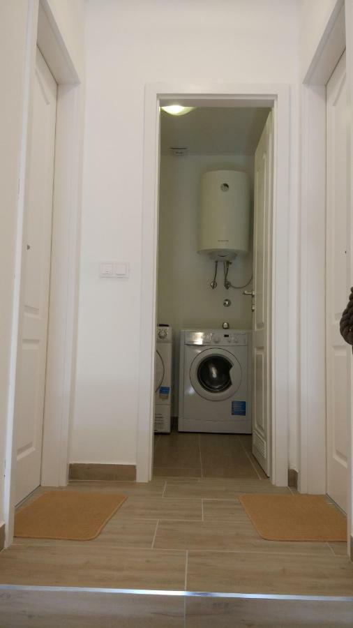 Apartments Angeline ロヴィンスコ・セロ エクステリア 写真