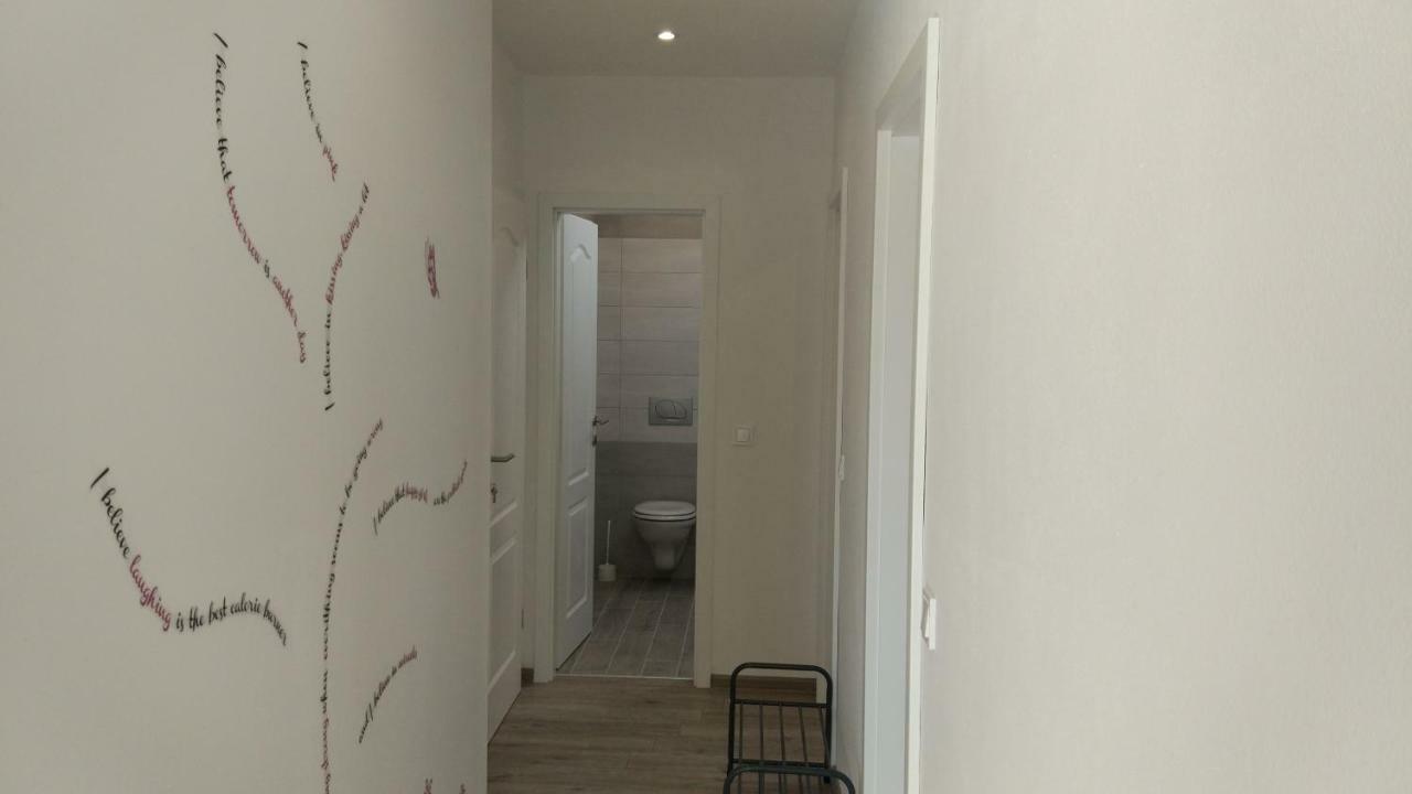 Apartments Angeline ロヴィンスコ・セロ エクステリア 写真