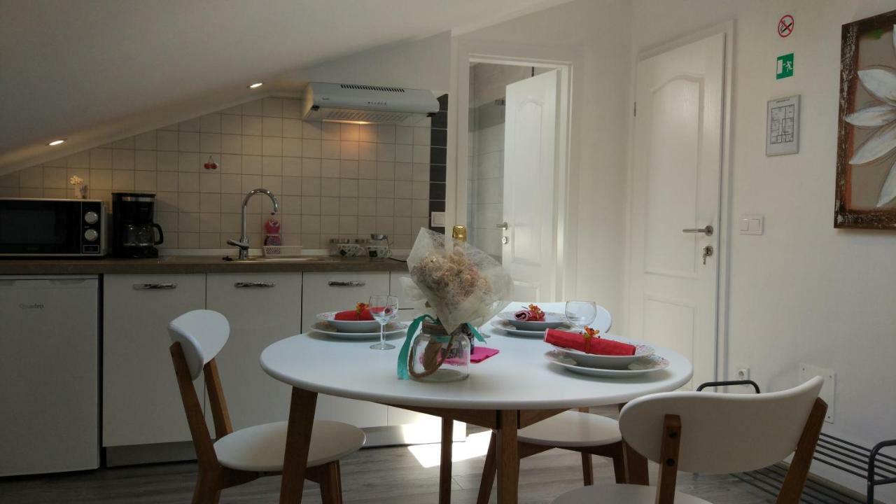 Apartments Angeline ロヴィンスコ・セロ エクステリア 写真